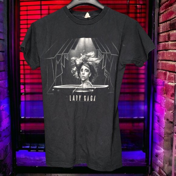 Lady Gaga Vintage 2013 T-Shirt - Picture 1 of 5